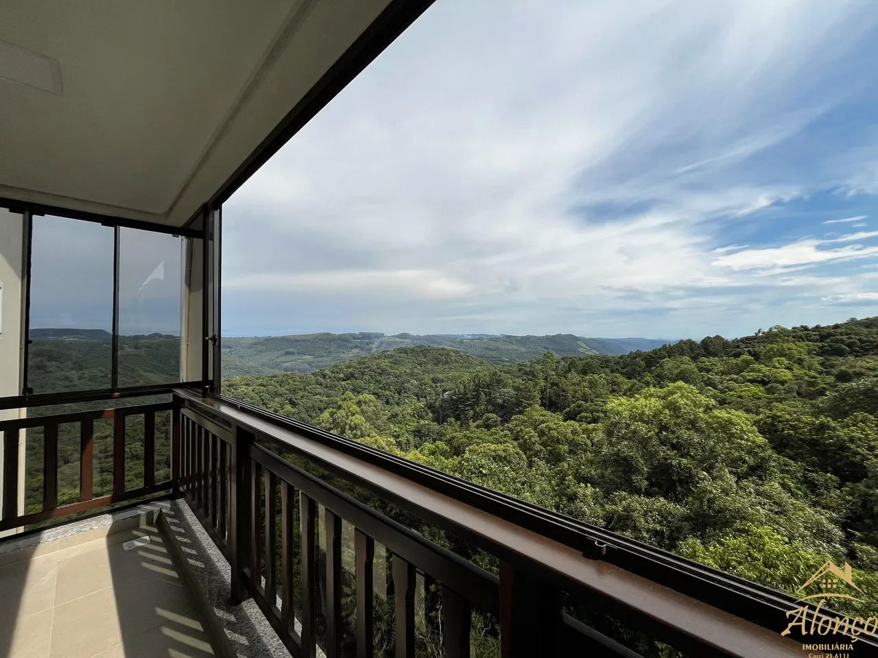 Apartamento de dois dormitórios mobiliado e decorado no Centro de Nova Petrópolis/RS REF: 