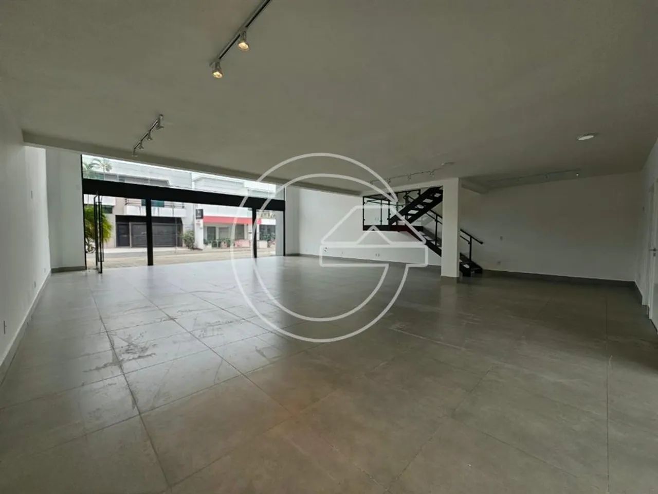 ALUGA-SE Comercial NO CENTRO - MARÍLIA/SP - Foto 2