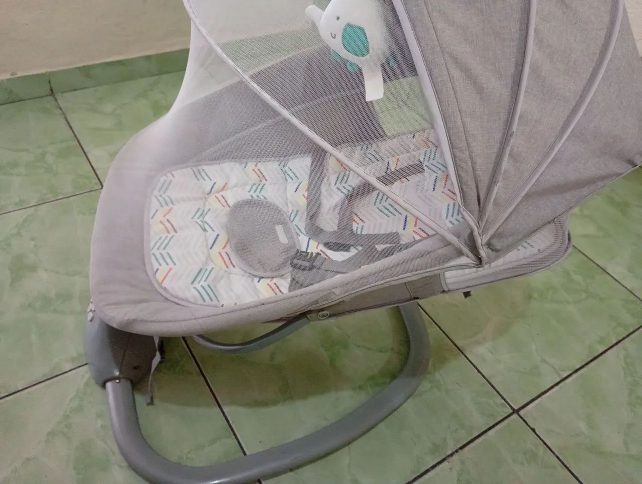 Cadeirinha de bebe automatica  - Foto 4