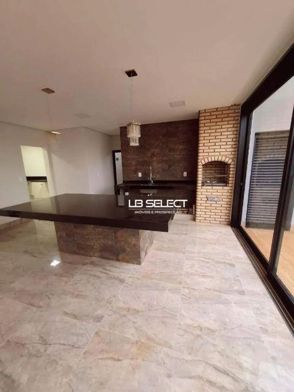 Casa no Condomínio Varandas Sul com cinco quartos e varanda gourmet. - Foto 3