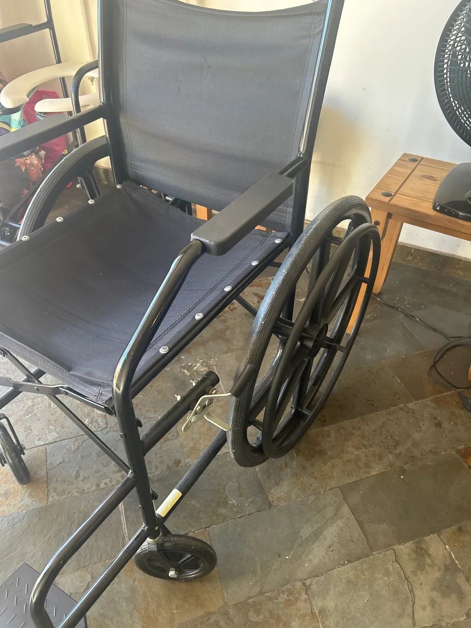 Vende cadeira de rodas  - Foto 2