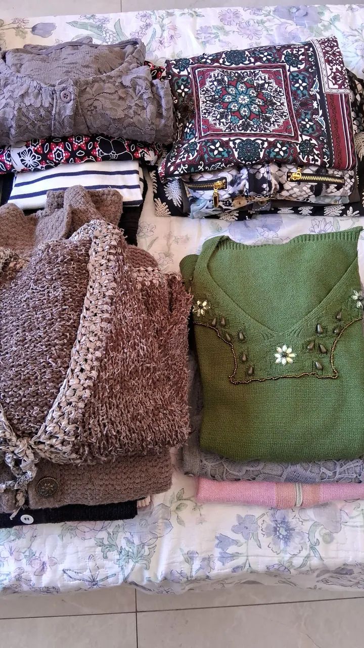 Lote roupas - Foto 3