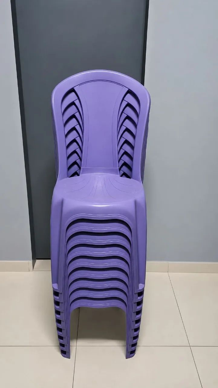 Cadeira de plástico 