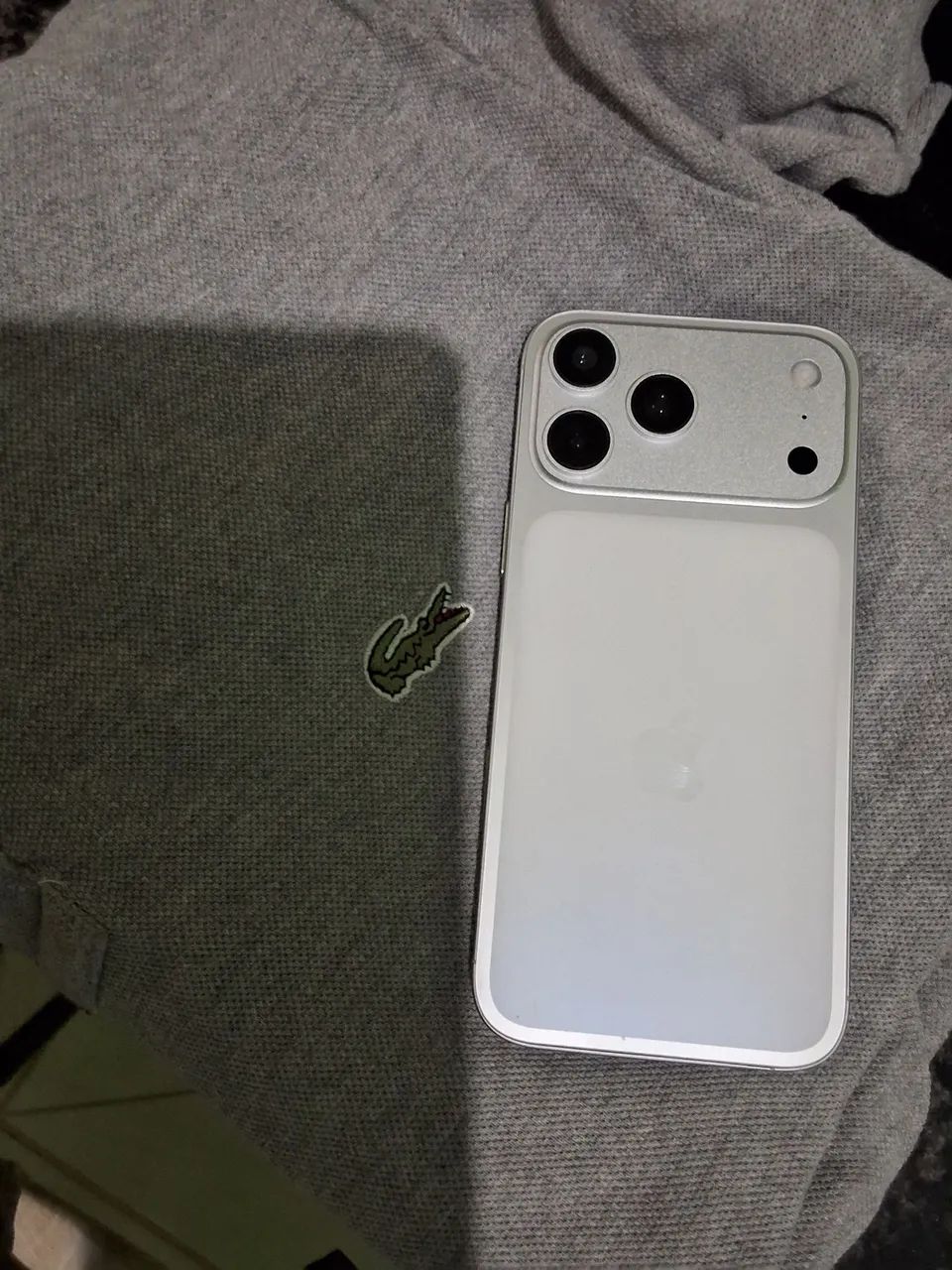 Troco iphone 17 pro max ou vendo  - Foto 3
