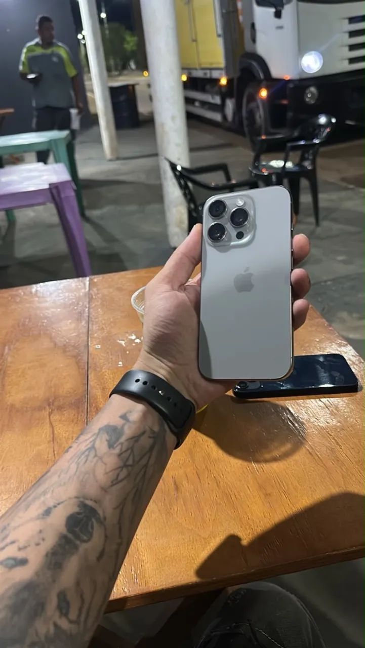 iPhone 16 pro  - Foto 2