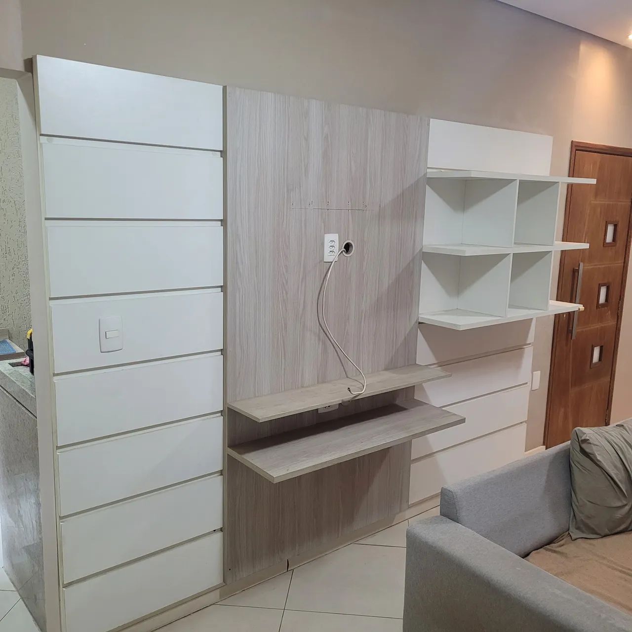 Paniel para TV 1,95 x 2,80m com 6 nichos - Foto 2