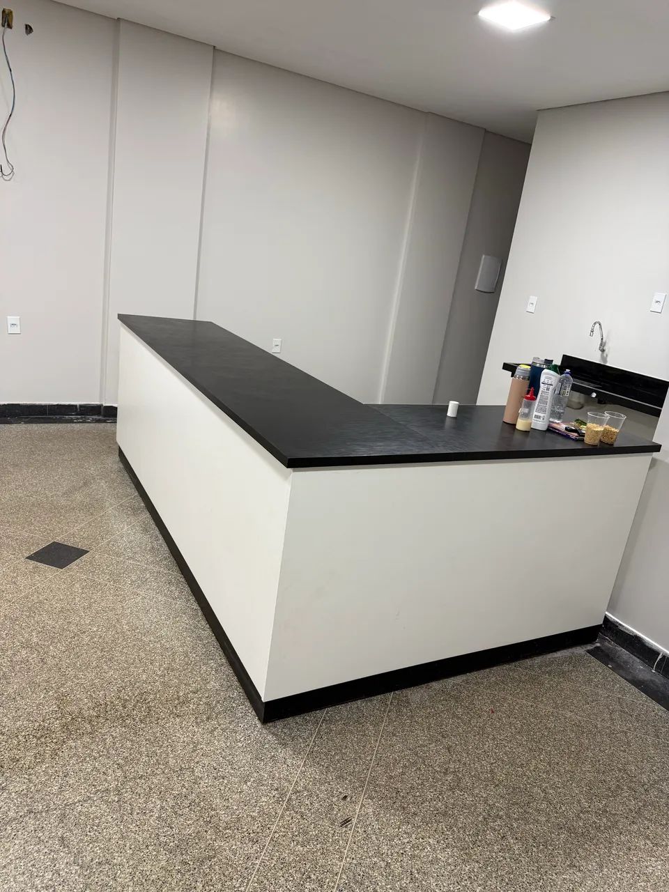 Bancada de atendimento comercial 