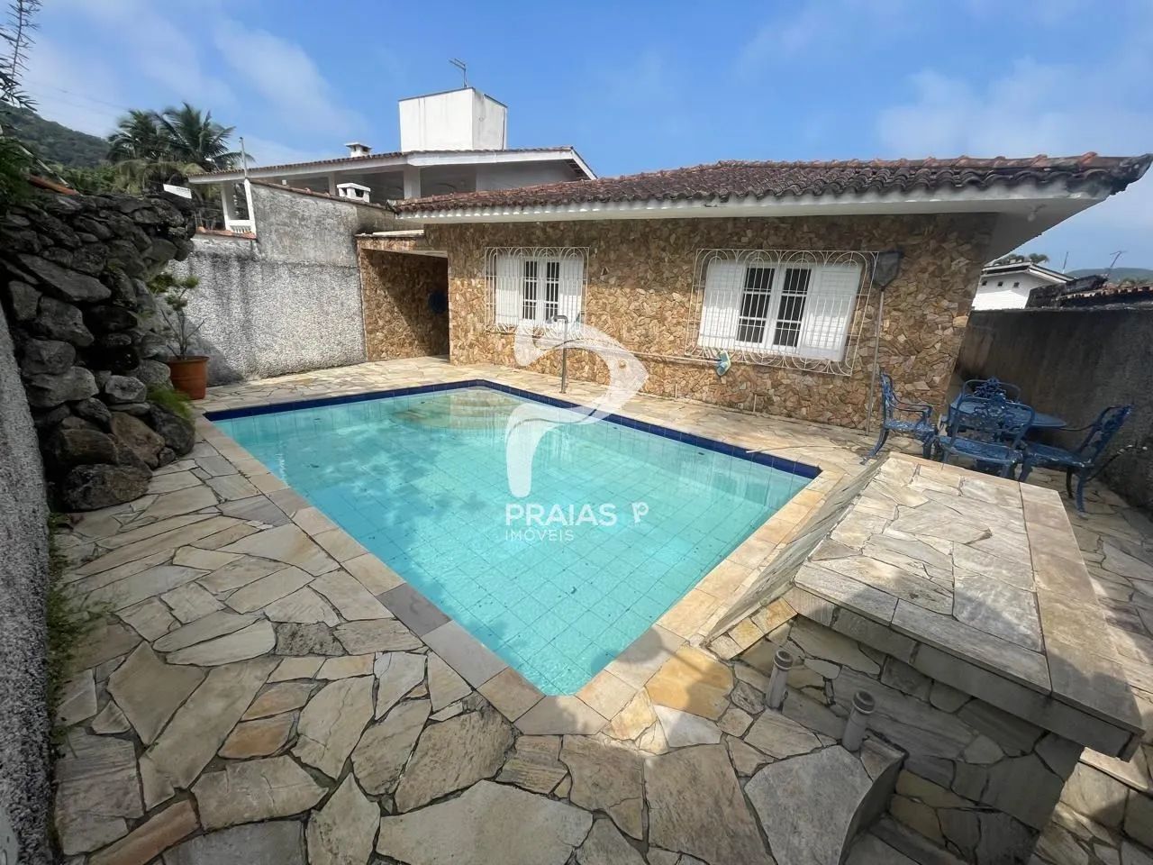 Casa com piscina, 4 dormitórios, Guaiúba