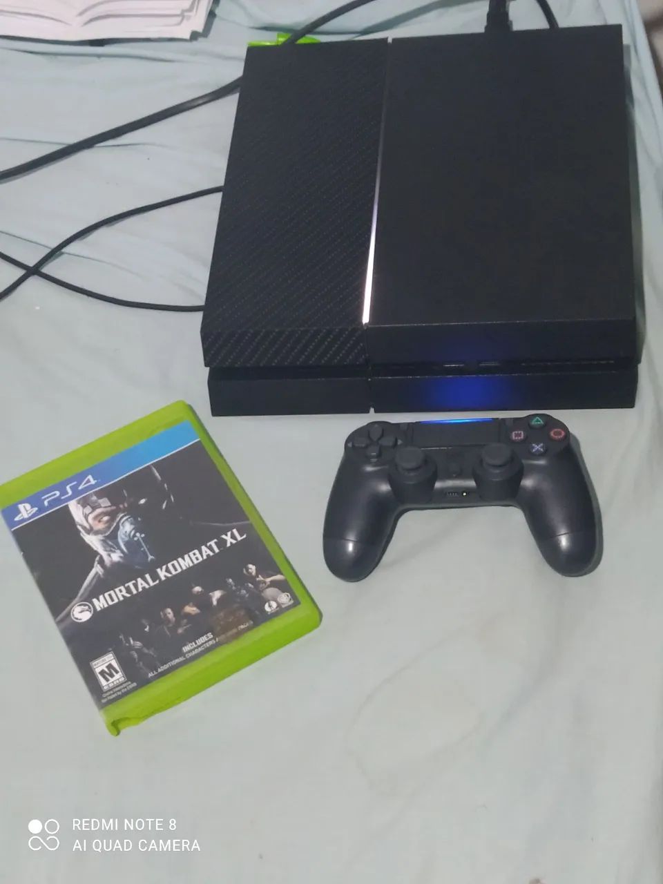 PS4 c/ controle e 1 jogo (Usado)