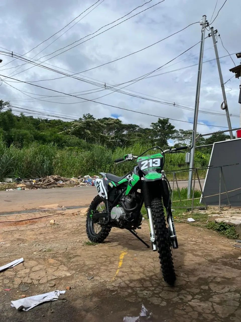 Vende- se moto XR 230cc 