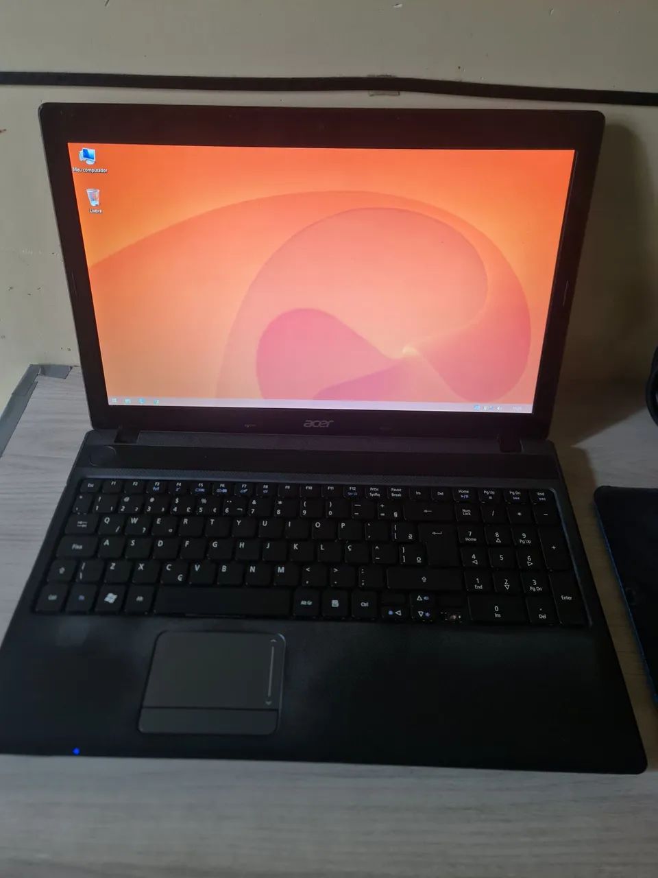 Notebook ACER Aspire 5250 funcionando