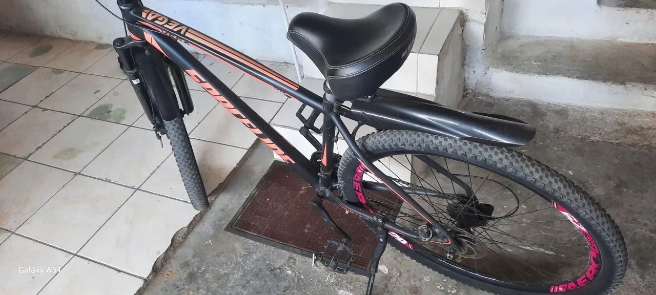 Bicicleta aro 29 quadro 19 quem tiver drone com gps também troco. 