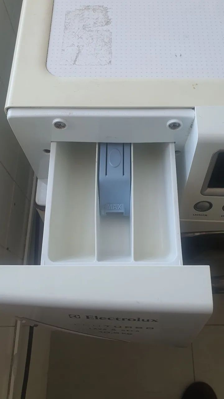 Vendo Lava&Seca Electrolux modelo LSE11com defeito - Foto 2