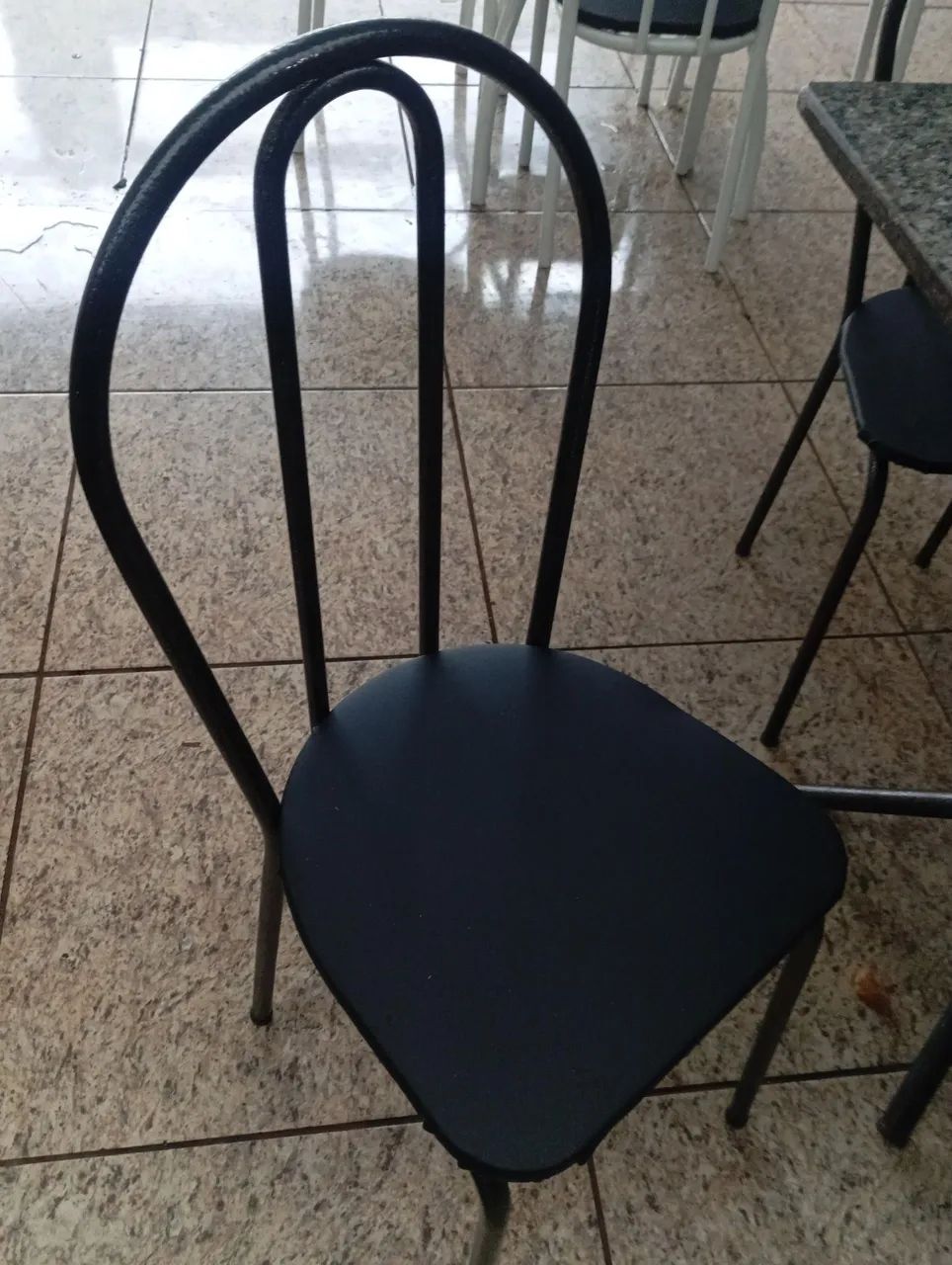Mesa com 4 cadeiras  - Foto 2