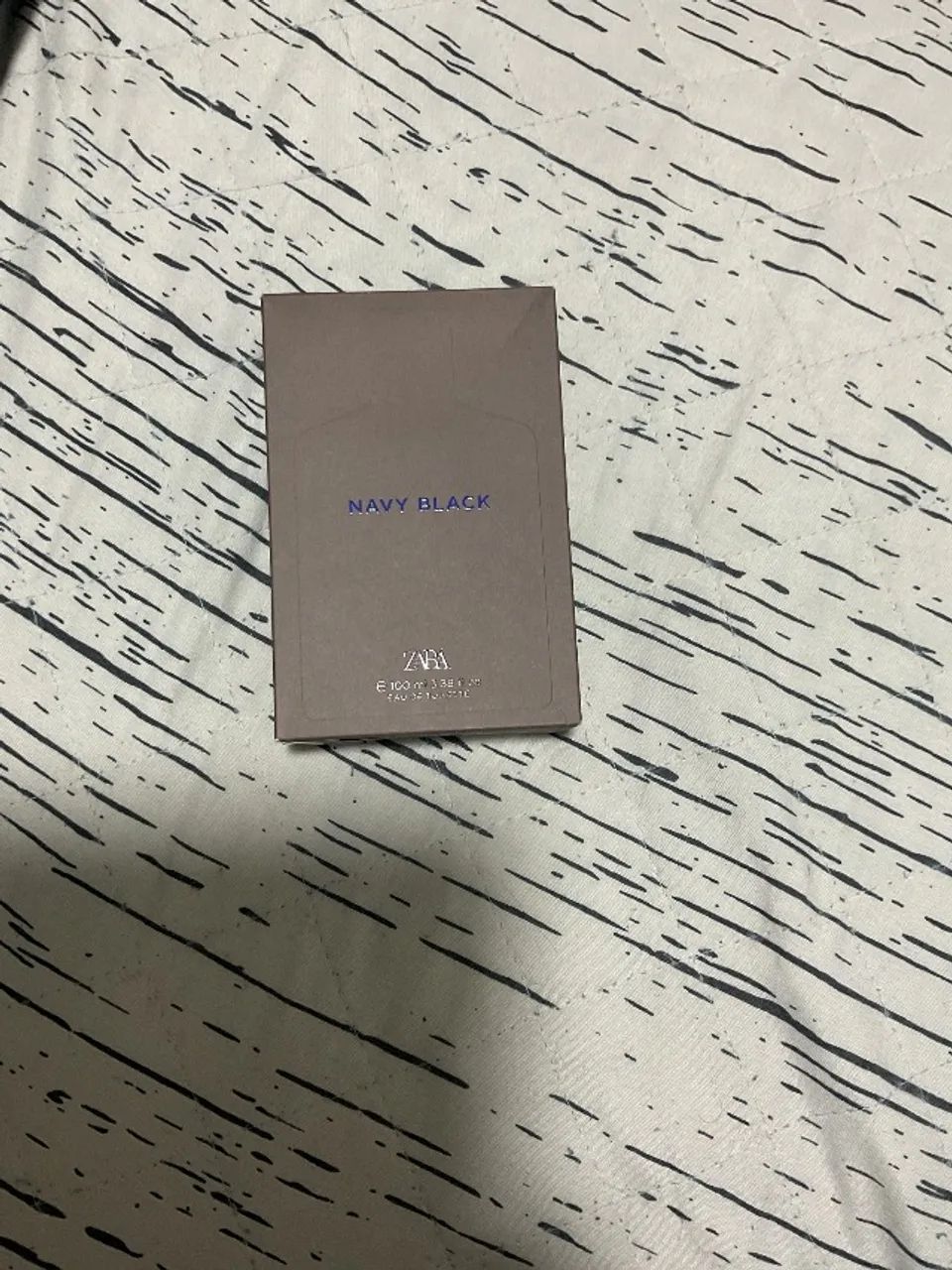 Perfume Navy Black Zara CHEIO