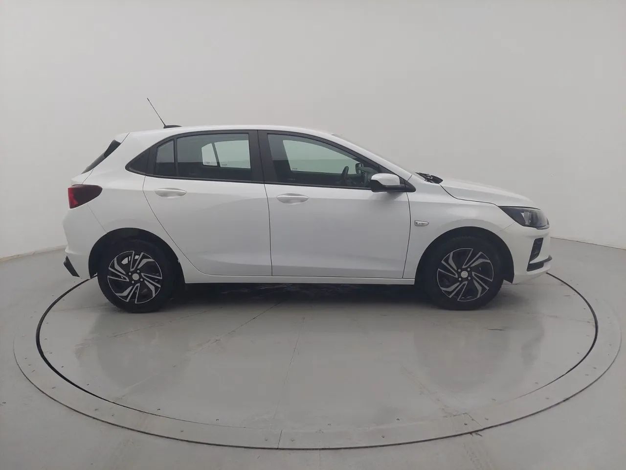 Chevrolet Onix Hatch 1.0 12V Flex Mec. 4P, foto 6 de 18