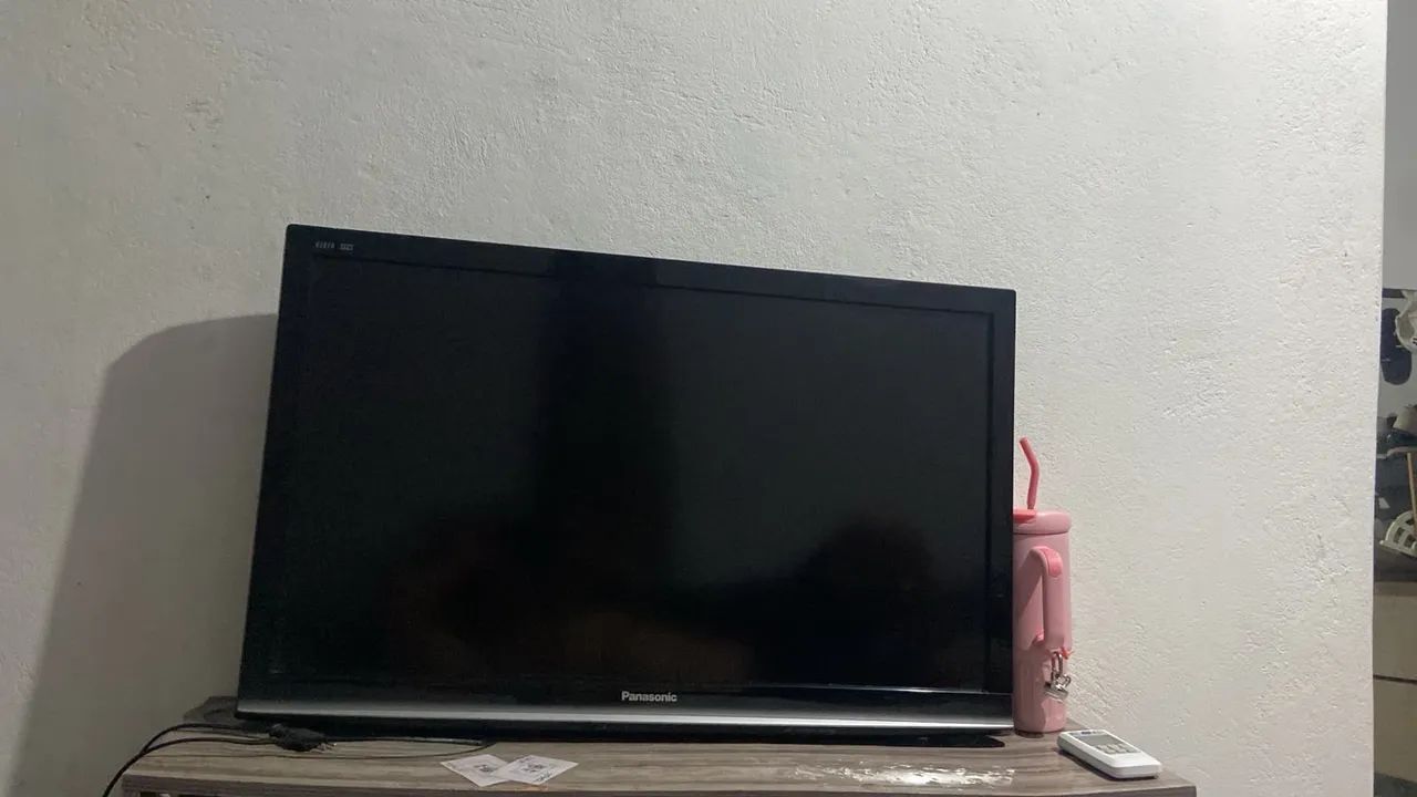 Vendo tv Panasonic 42 polegadas obs: não é smart 