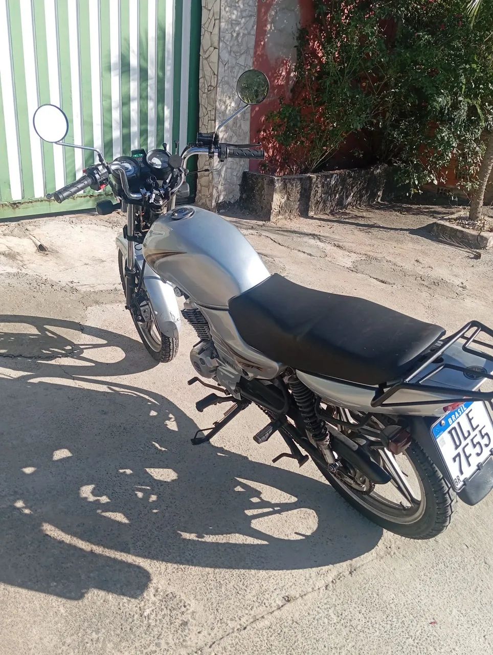YBR 125  - Foto 3