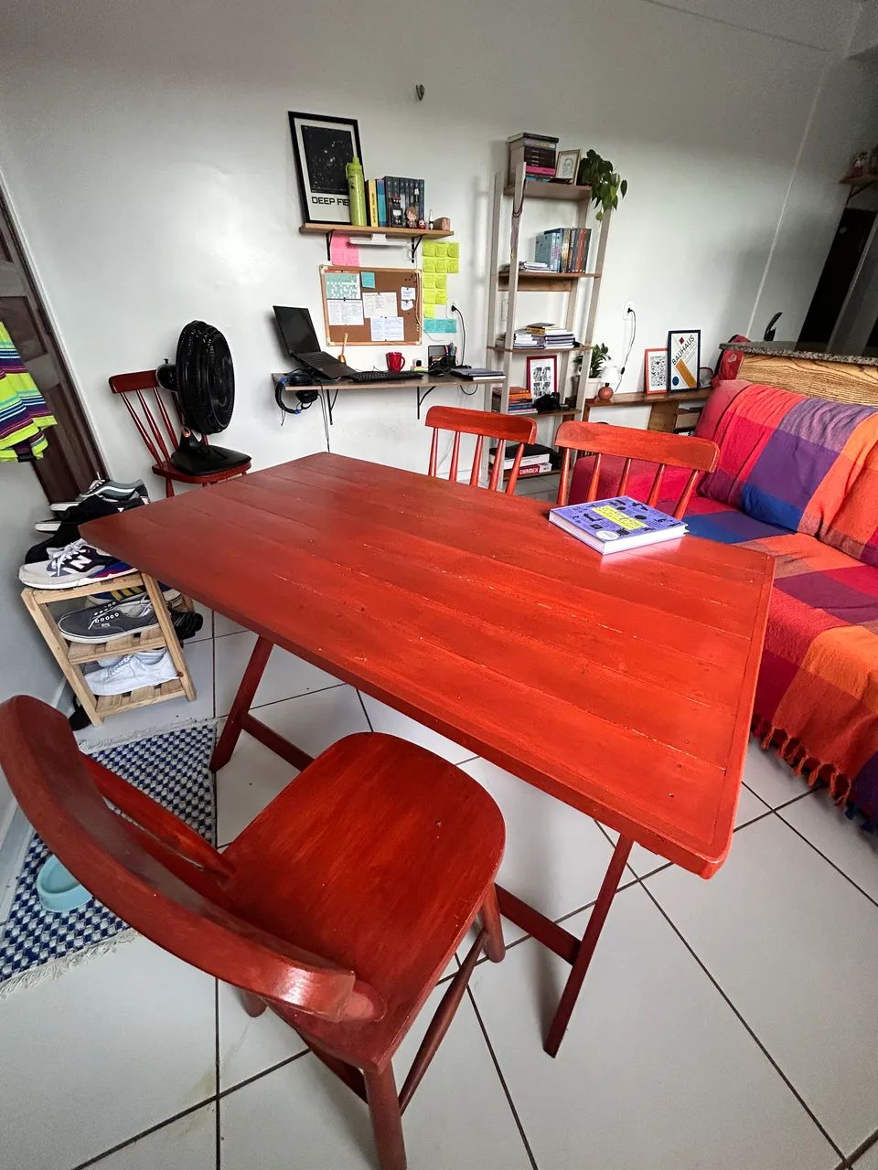 Mesa com 4 cadeiras