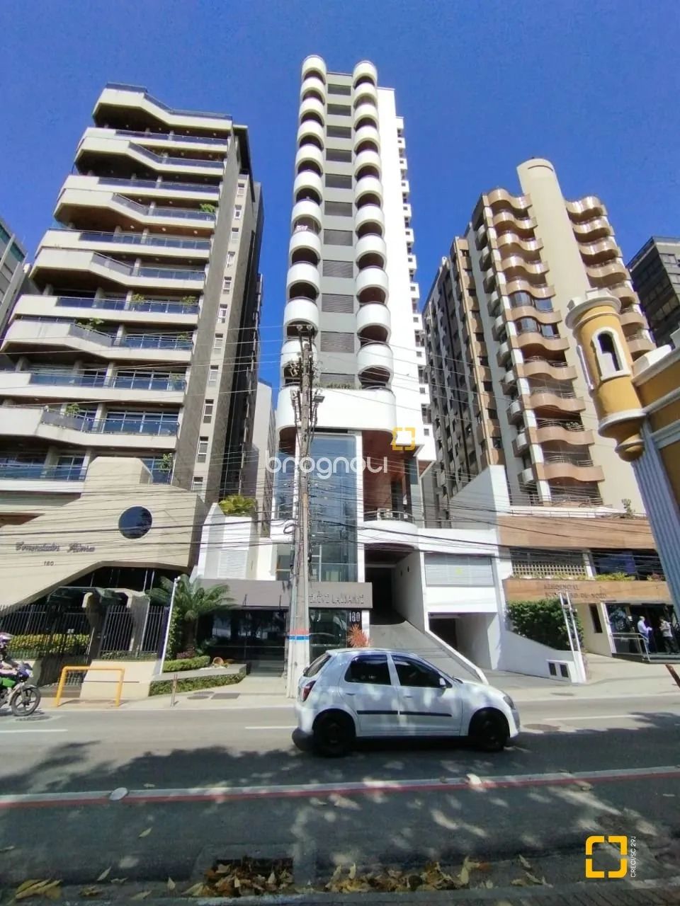 Apartamento mobiliado | 1 dorm | 1 vaga | Prox ao Shopping