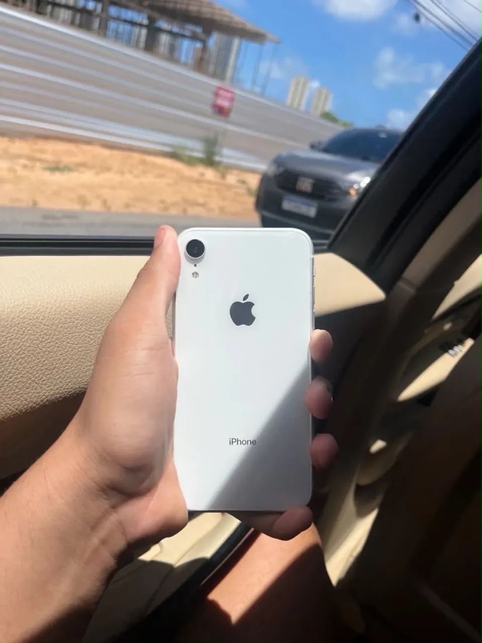 IPHONE XR-64GB
