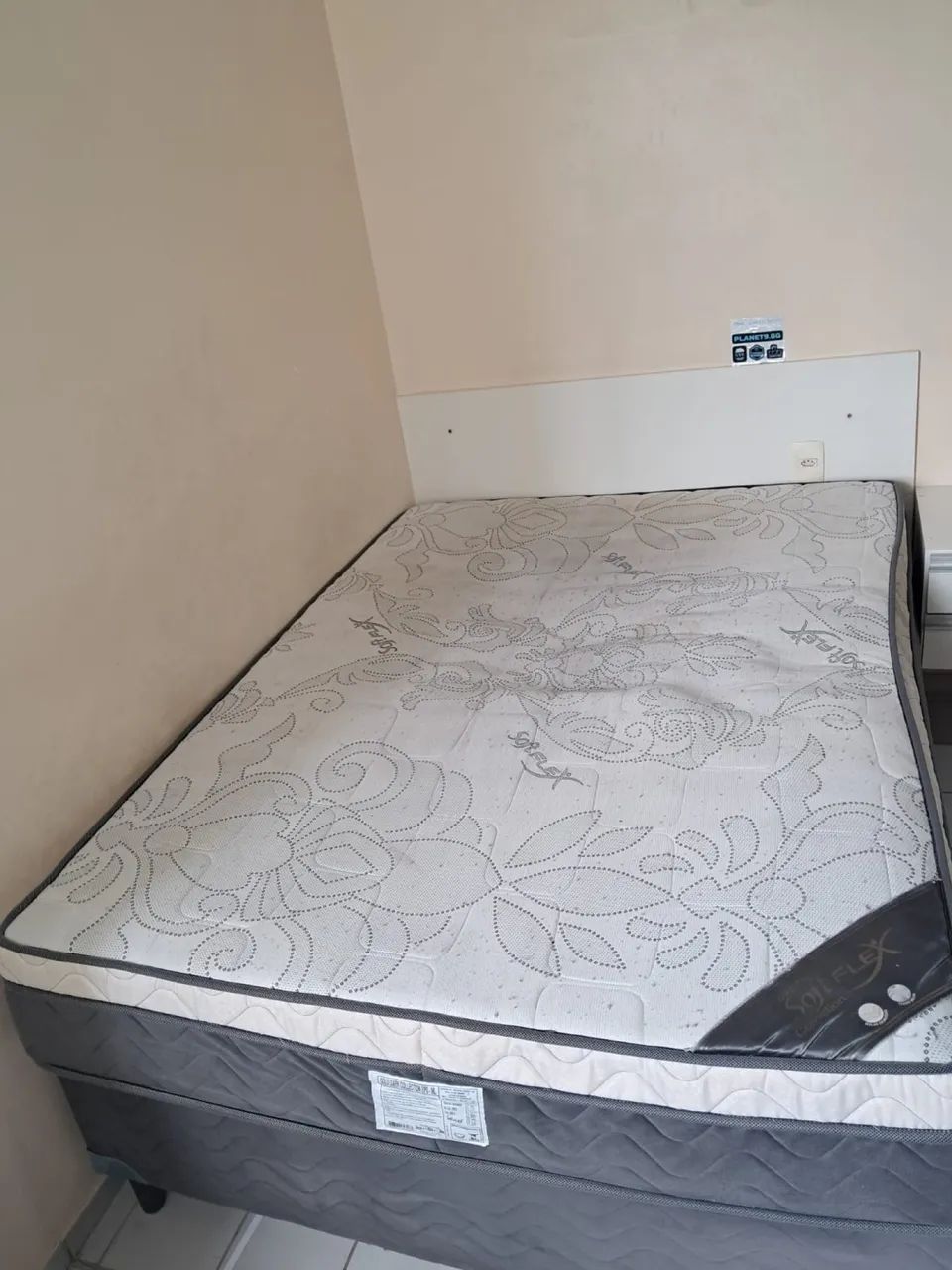 Cama de casal usada 