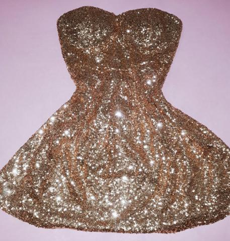 Vestido lindo paetê dourado - Foto 2