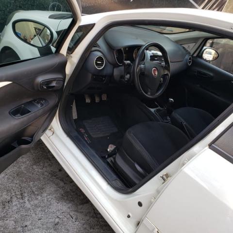 FIAT PUNTO SPORTING 1.8 8v(Flex) 4P 2015 - Foto 2