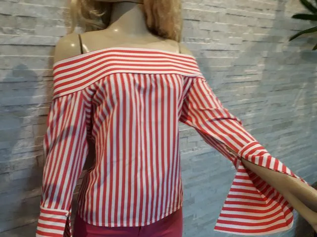 Blusa ombro a ombro listrada
