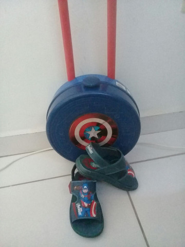 sandalia capitao america com maleta
