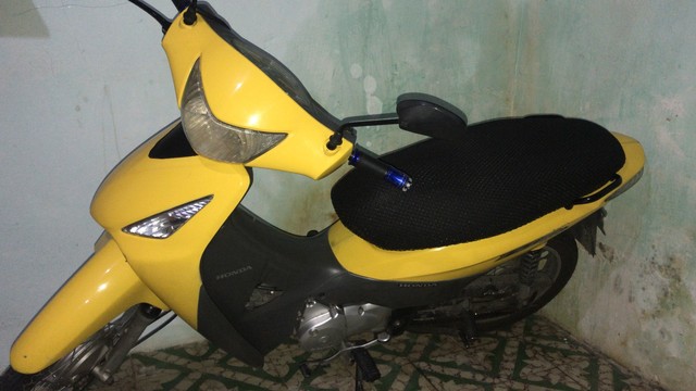 VENDO UMA BIZ NOVINHA EMPLACADA