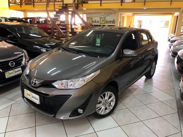 YARIS HATCH XL 1.3 CINZA COMPLETO IMPECÁVEL