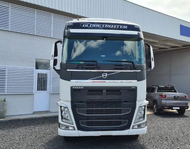 Volvo FH 460 Globetrotter Shift 6x2 ano 2018-19 - Foto 2