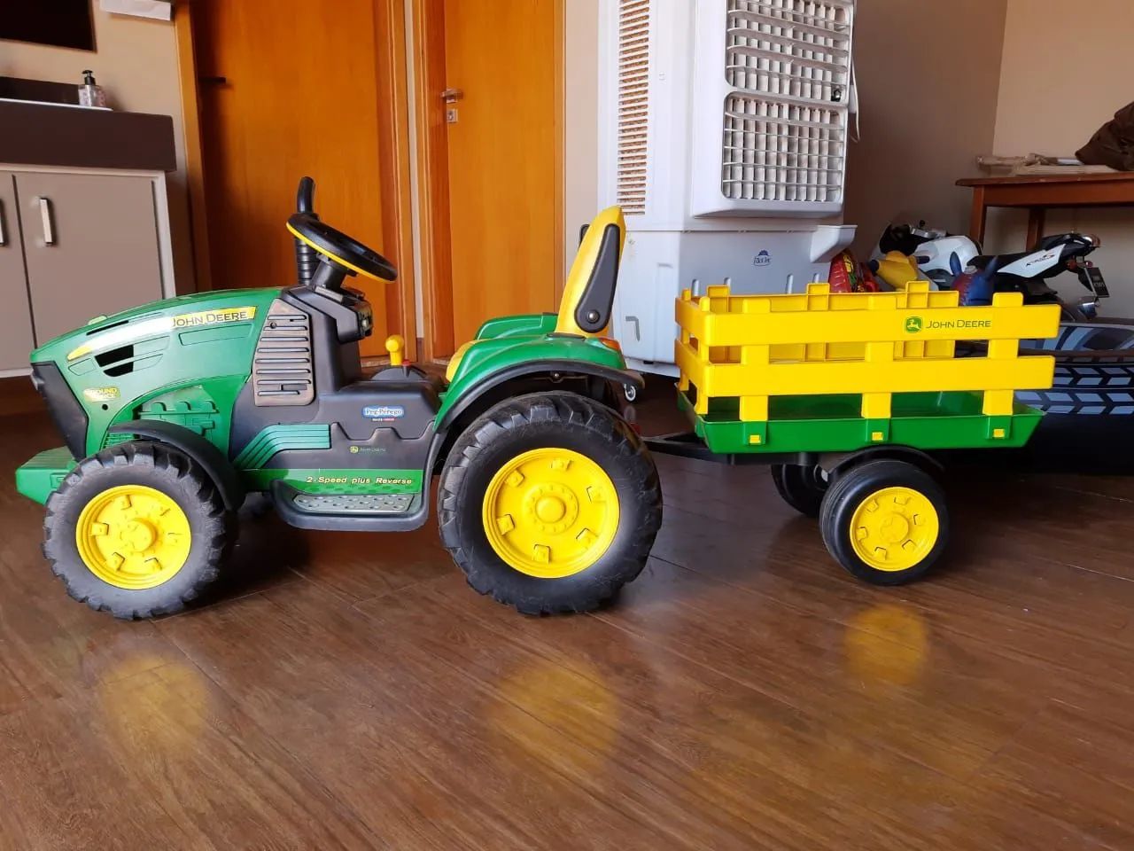Moto BMW e Trator John Deere elétrico  - Foto 2