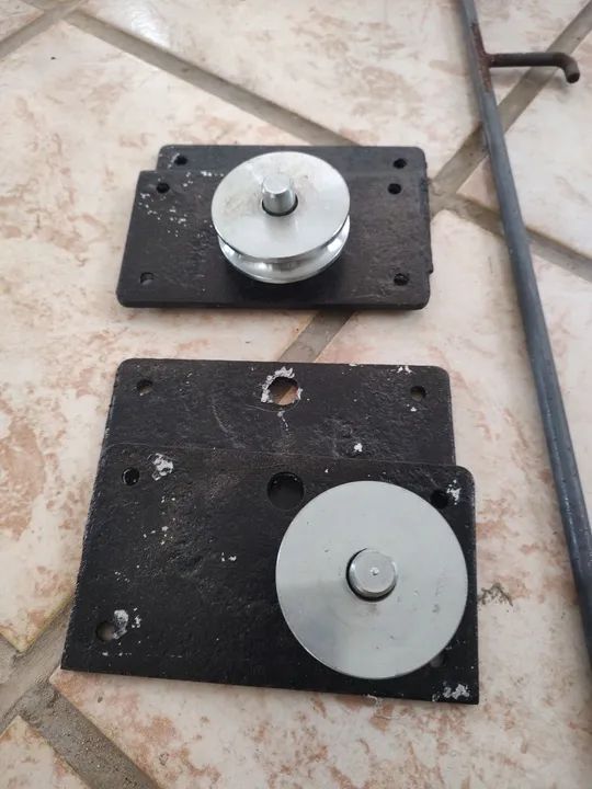 Trilho de portão de correr com roldanas. - Foto 3