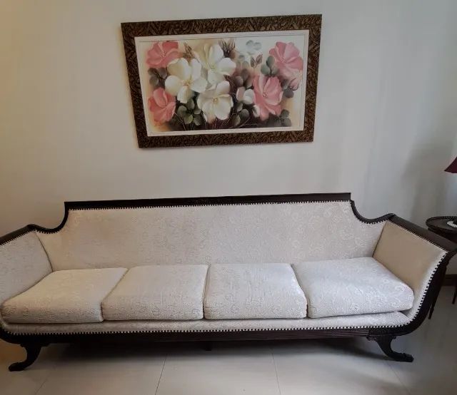 5 ITENS- CONJUNTO SALA LUIS XV - Sofá,  2 cadeiras, mesa de canto e mesa de centro - Foto 2