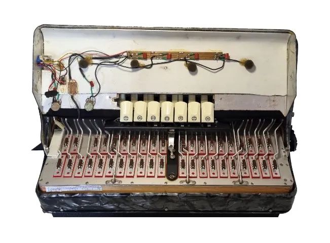 Sanfona Acordeon 120 baixos - Foto 4