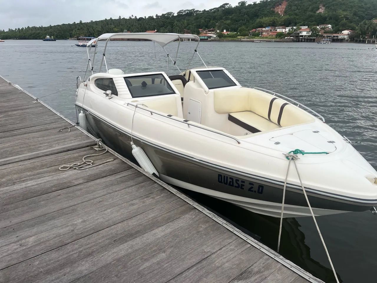 Ecomarine 25 2010 com Everulde 225 hp 2012