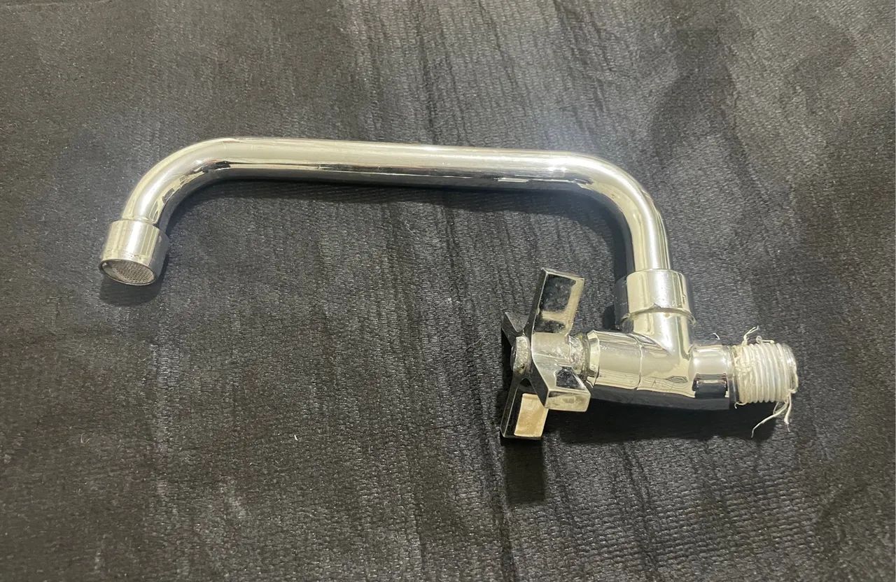 Torneira giratória  Baixa para Pia  - Foto 3