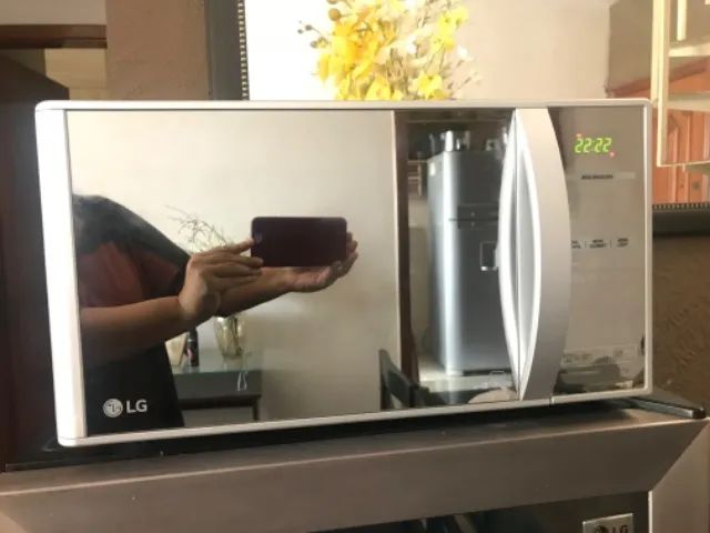 Microondas LG Espelhado pintura em Inox com Grill 30 litros  - Foto 4