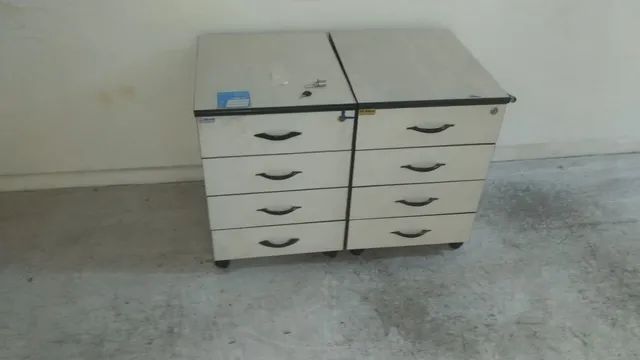 Gaveteiro 3 ou 4 gavetas, Mdf, bege claro ou marrom, bom estado.