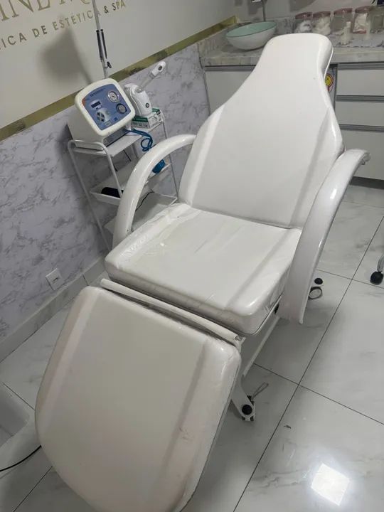 Cadeira de Estética Branca - Semi- Nova - Foto 3
