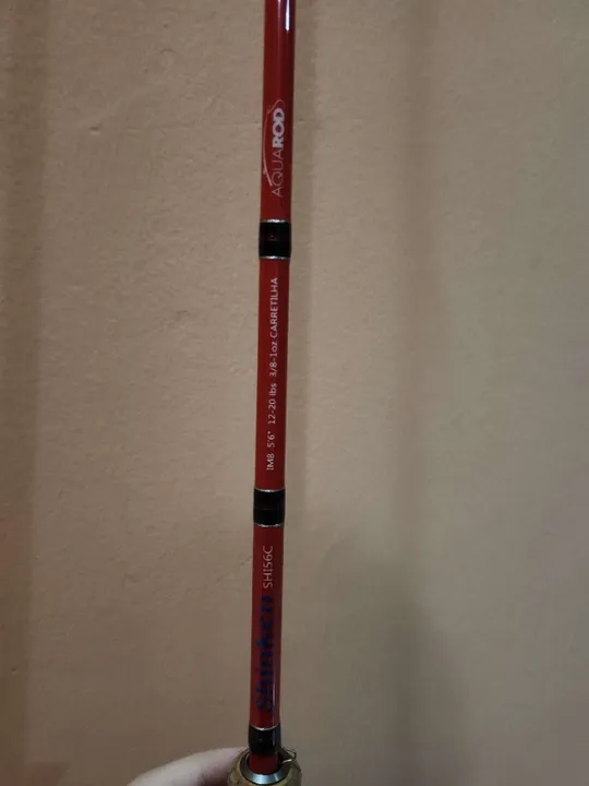 Vara de Pesca Carretilha Shinken 6'0'' 12-20lbs Aquarod pouco usada e capa