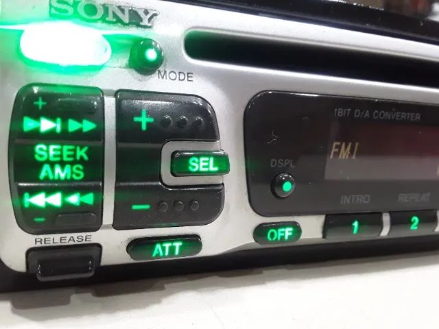 Radio Sony CDX-3177 Bluetooth no AM e Moldura - Foto 3