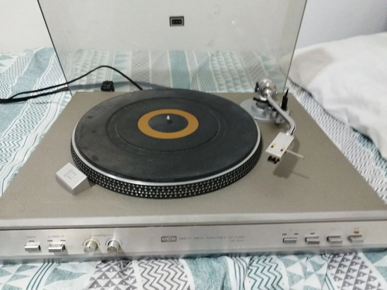 Toca discos profissional com pitch e shell DD 8080 