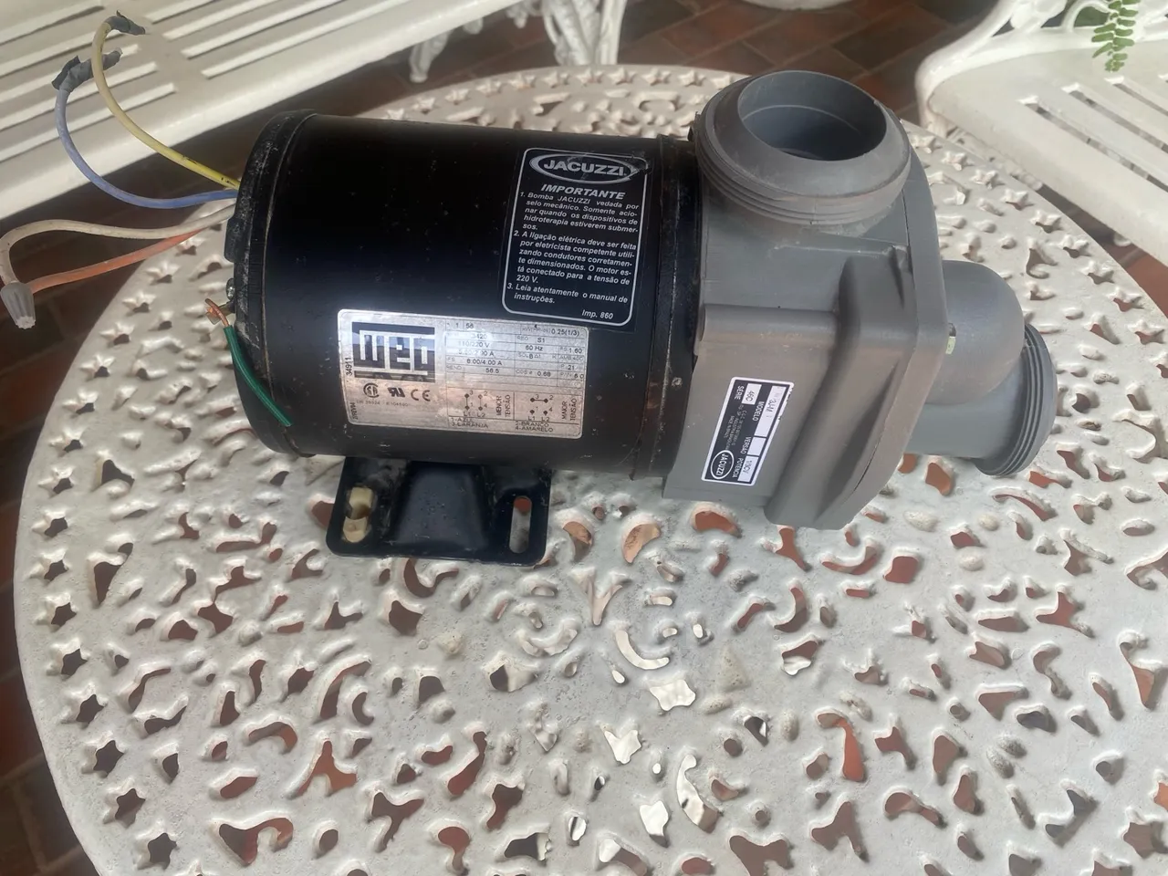 Bomba para Jacuzzi Weg 1,5cv 110/220v