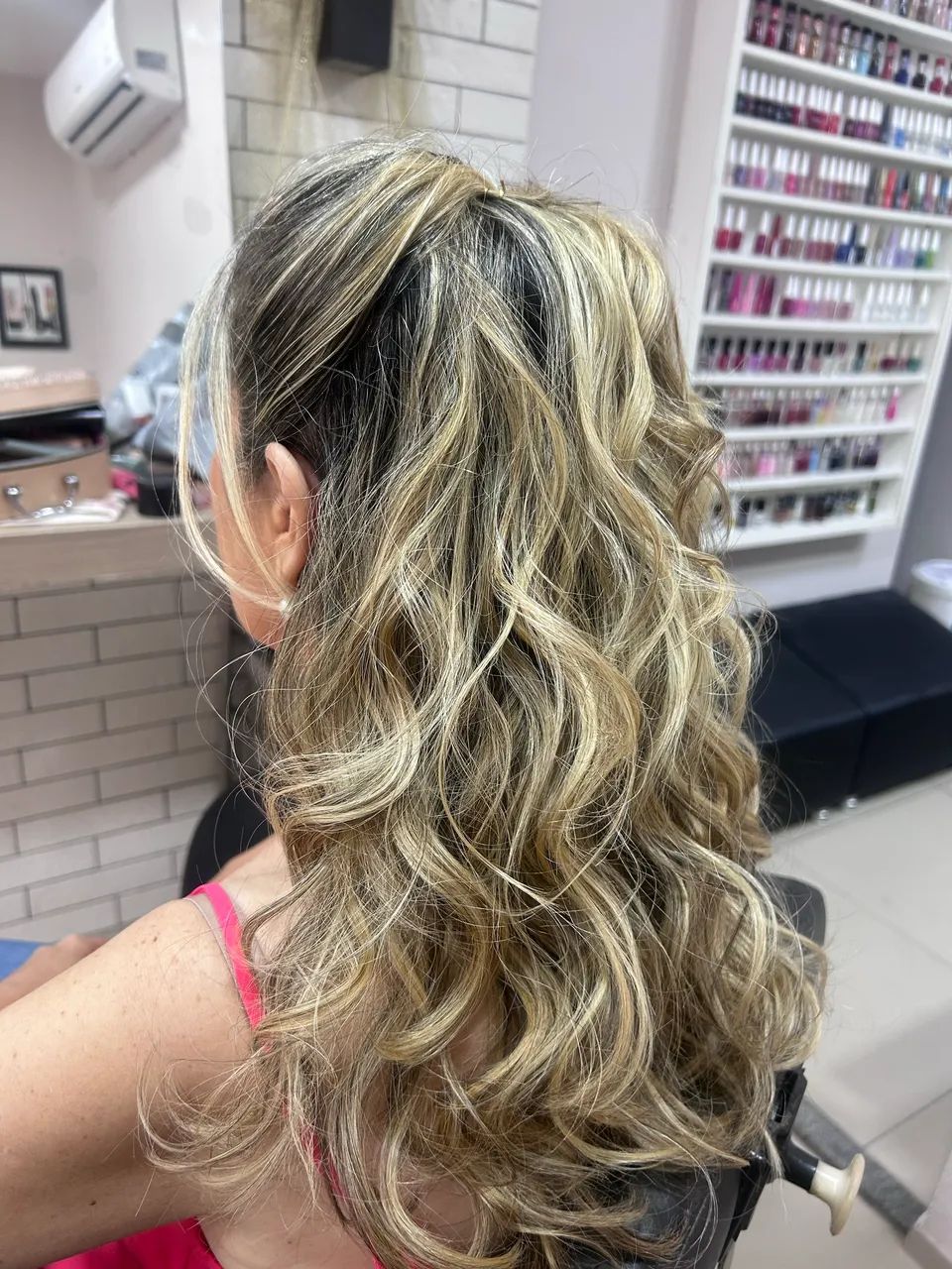 Preciso de cabeleireira 