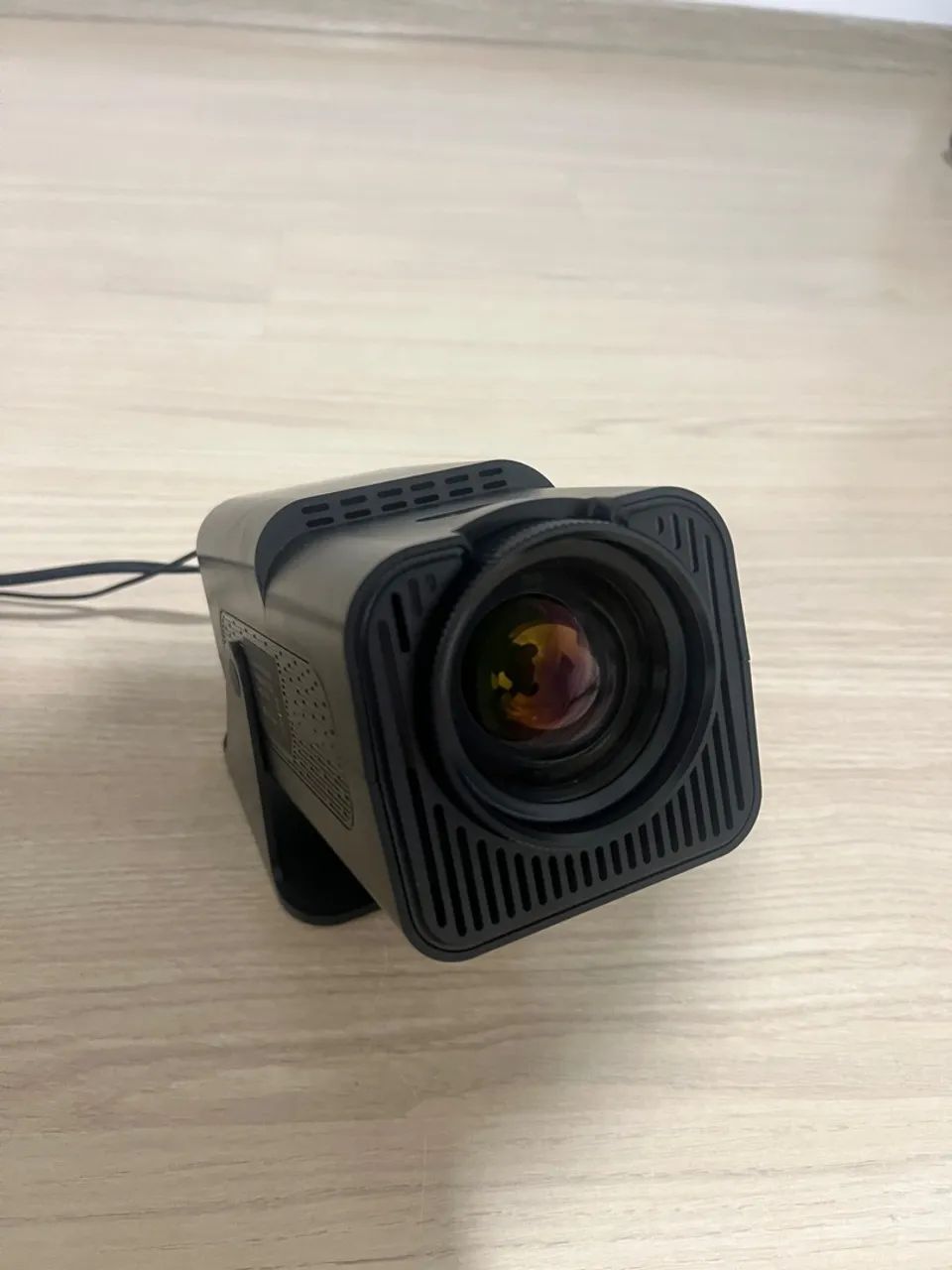 Projetor Portátil para Cinema em Casa