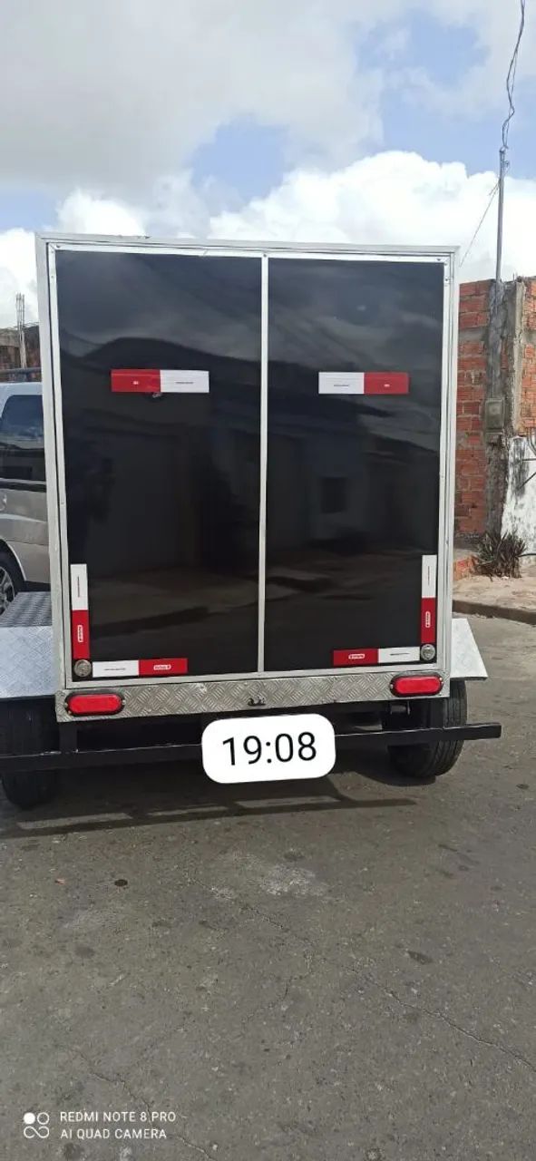 Carretinha Baú Emplacada / Várias utilidades 