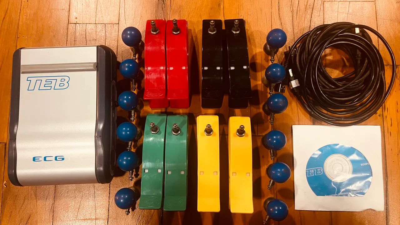 Eletrocardiograma digital da marca TEB, modelo ECG PC. 